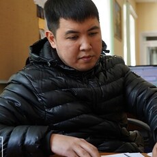 Валентин, 33
