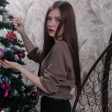 Зоя, 23