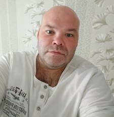 Михаил, 42