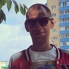 Юра, 35