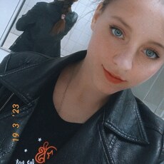 Лариса, 21