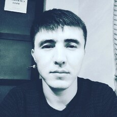 Гриша, 25