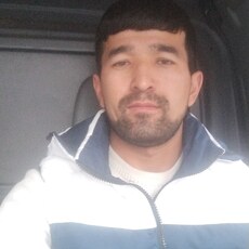 Гена, 33