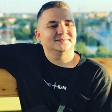 Виталя, 28