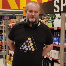 Толя, 42