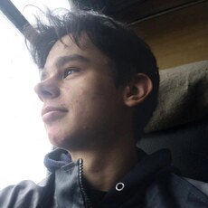 Толя, 22