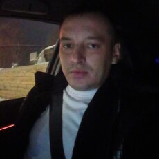 Слава, 33