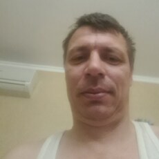Виктор, 44