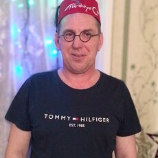 Саша, 44