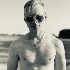 Саша, 23