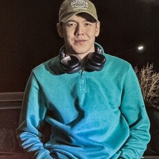 Денис, 24