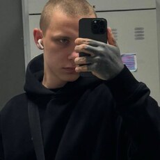 Гриша, 22