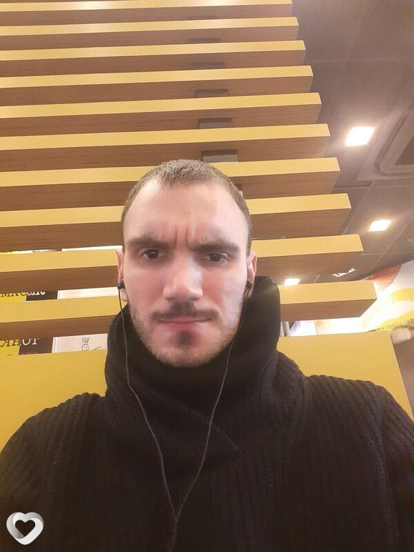 Артём