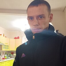 Даня, 33
