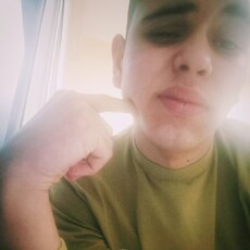 Витя, 21