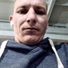 Валя, 35