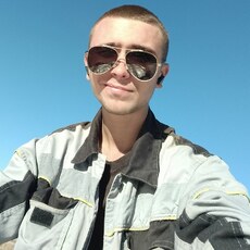 Виталя, 23