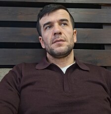 Валентин, 32