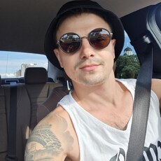 Тим, 32