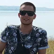 Лёня, 27