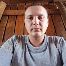 Ден, 32