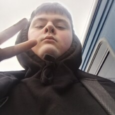Леонид, 22