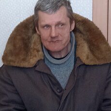 Валентин, 32