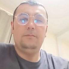 Яша, 40
