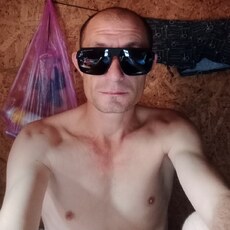 Гена, 44