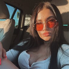Милана, 23