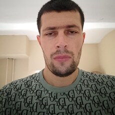 Артур, 33