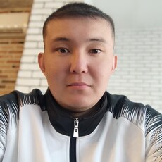 Валентин, 27