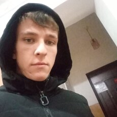 Эдуард, 23