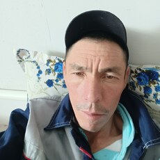 Роман, 43