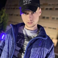 Валера, 33