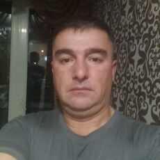 Валентин, 44