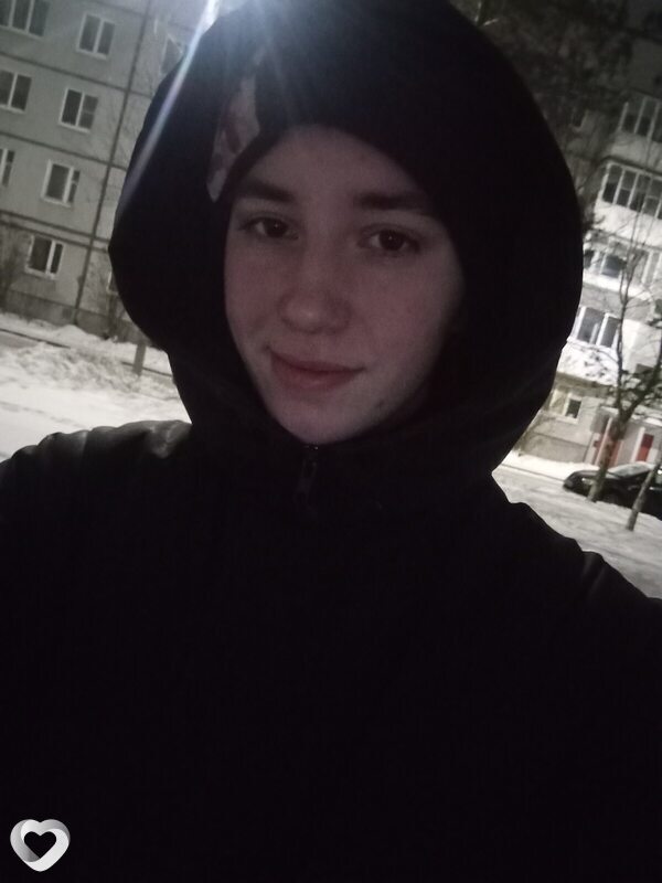 Оля