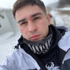 Макс, 27