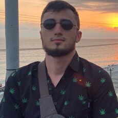 Тёма, 25