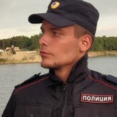 Роман, 22