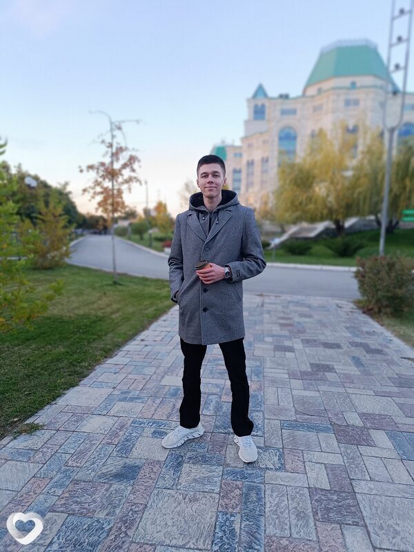 Артём