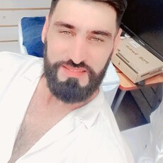 Гриша, 36