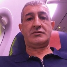 Саша, 44