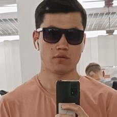 Витя, 24