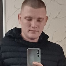 Тёма, 25