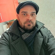 Валентин, 40