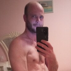 Валентин, 33