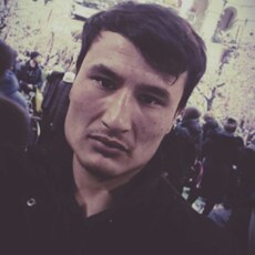 Слава, 32
