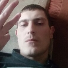 Максим, 33