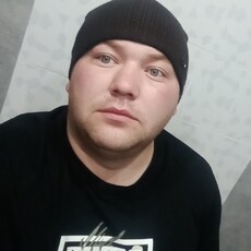 Веня, 28